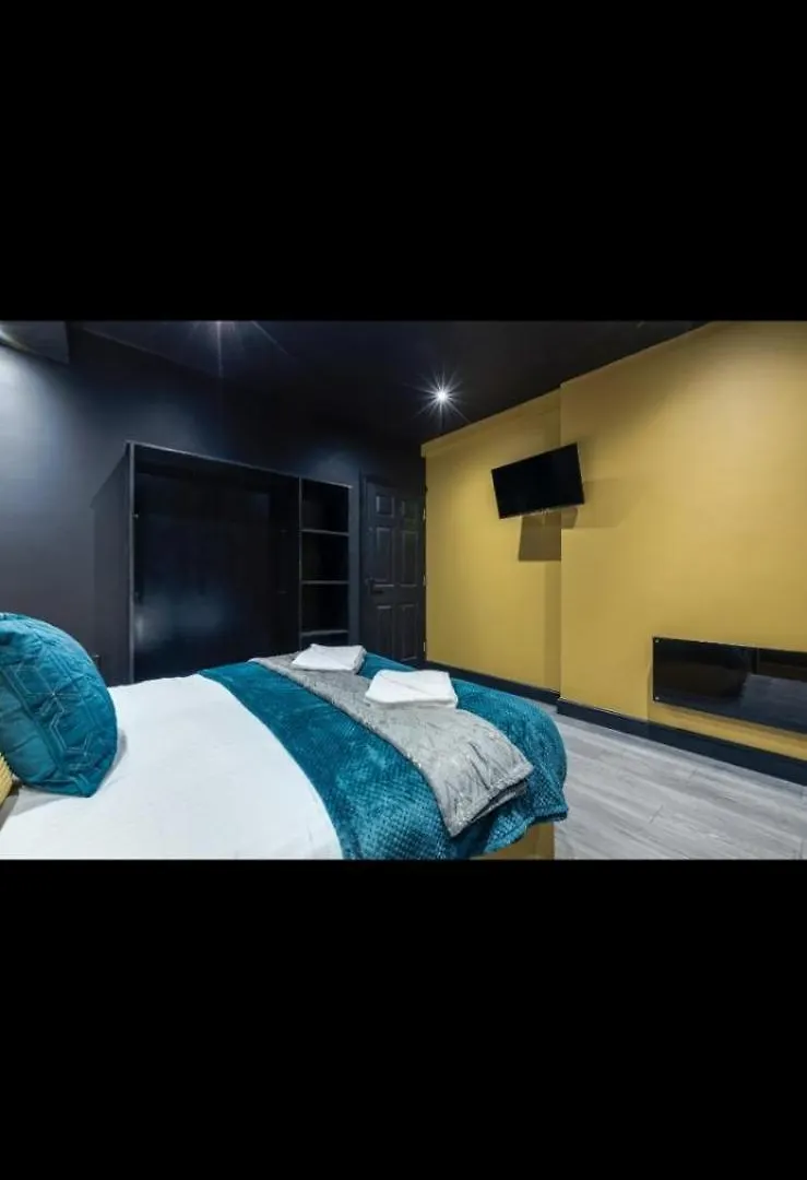 Two Bed Modern Apartment 5Min Walk To Town Centre With Free Parking ! Under New Management Blackpool 0*,  United Kingdom