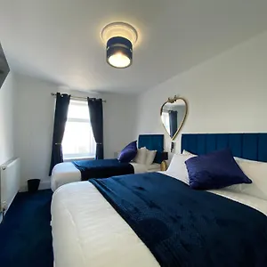  Apartment Aquarius - Sea View - Sleeps Seven