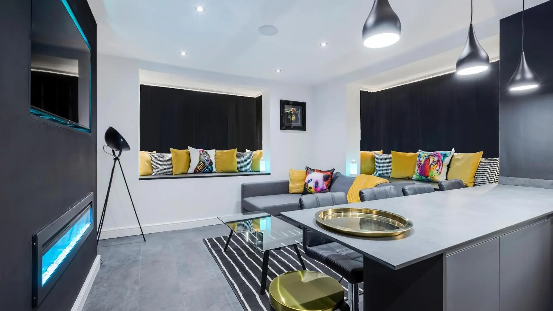 Two Bed Modern Apartment 5Min Walk To Town Centre With Free Parking ! Under New Management Blackpool