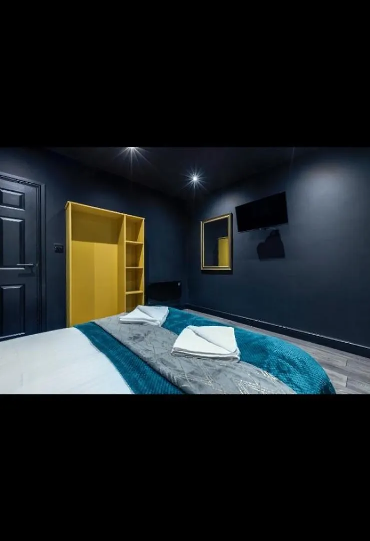 Two Bed Modern Apartment 5Min Walk To Town Centre With Free Parking ! Under New Management Blackpool 0*,